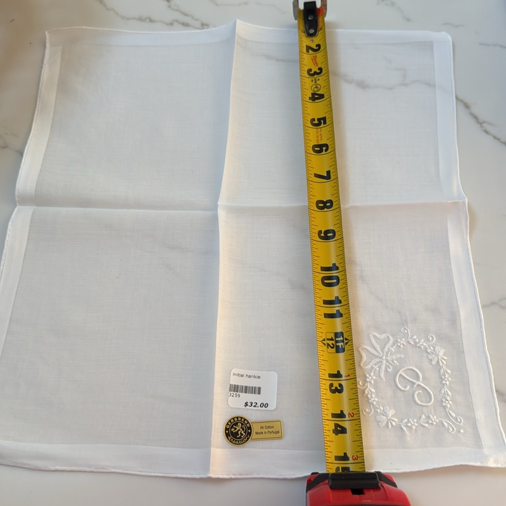 White Embroidered Tablecloth - Picture 5 of 5